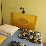 Friendly Vintage In The Downtown With Ac דירה