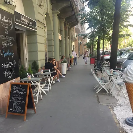Friendly Vintage In The Downtown With Ac 부다페스트